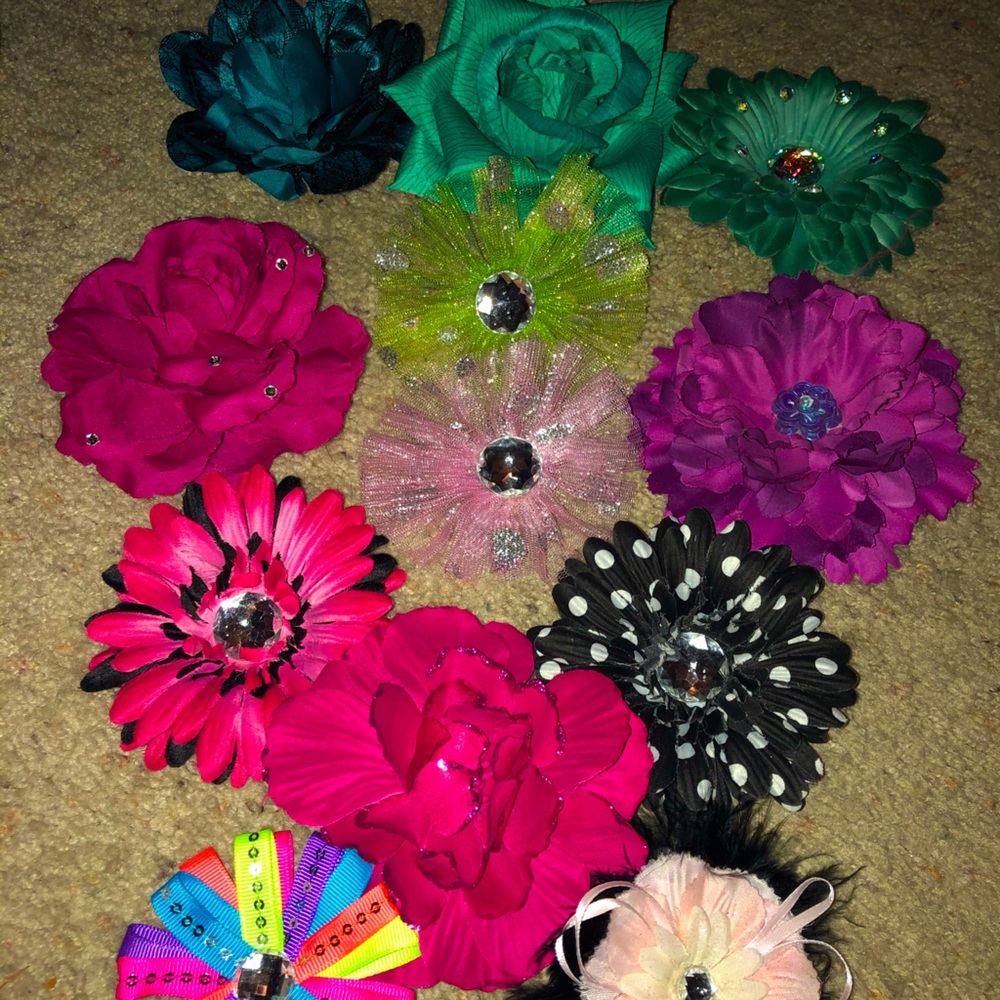Girls Flower hair clips - 12